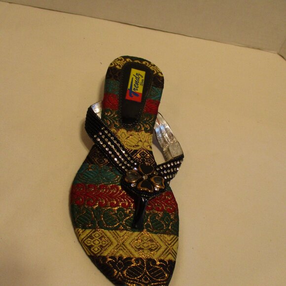 Trendz Woman Size 6 Black Yellow Red Bling Bling Beach Travel Vacation Sandals - Picture 8 of 13